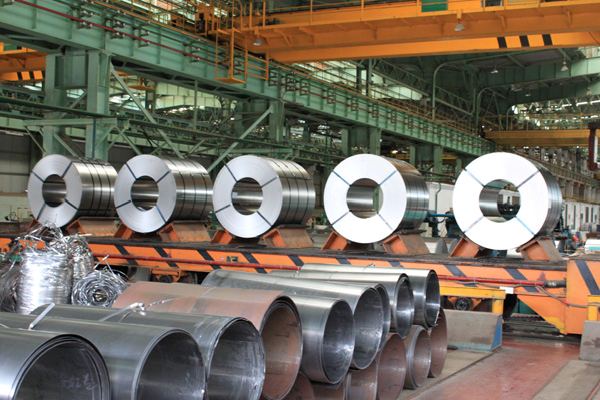 由于技术障碍,中国长期以来不能生产钛带卷,钛焊管加工业发展
